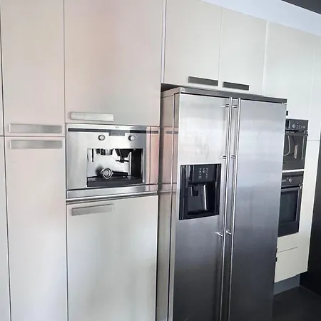 Apartamento Luxury 4 Bedroom With 3 Bathroom Lisbon Walking Distance To