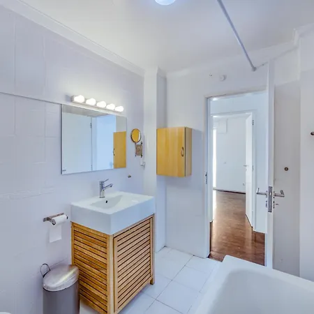 Apartamento Luxury 4 Bedroom With 3 Bathroom Lisbon Walking Distance To